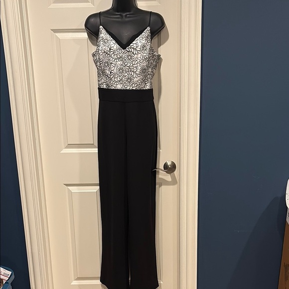 White House Black Market Elegant Black and Ecru Jumpsuit - new with tags - Picture 1 of 3